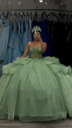 Tiana Green Quinceanera Dresses, Quinceanera Dresses Color Ideas, Dark Green Xv Dresses, Sweet 16 Green Dress, Sage Green Xv Dresses, 15 Green Dresses, Enchanted Dress Theme, Princess Tiana Dress Prom, Sweet 16 Dress Green