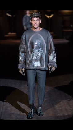 D&G mmfw Boys Fasion, Mens Runway, Ella Enchanted, Occult Fashion, Guys Fashion, Uk Style, Yankees Logo, Nye Outfits, Mens Outfit Inspiration