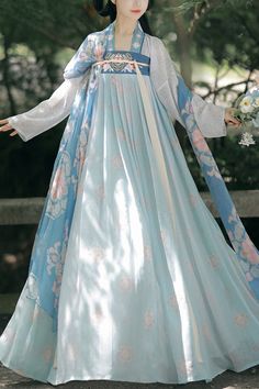 Process Time: Could be shipped out in 1-2 working days. SKU: LIN01123 Fabric: Polyester Cotton Chiffon Style types: Sweet Hanfu Season: Spring, Summer, Autumn, Winter Notice: Any of the accessory is not included. Size(IN) Bust Clothing Length Dress Length S 37.01 22.83 44.88 M 38.58 23.62 46.46 L 40.16 24.41 48.03 Chinese Princess Dress, Asian Clothes, Hanfu Girl, Chinese Princess, Chinese Traditional Dress, Halter Dress Short, Chinese Costume, Hanfu Dress, Chinese Ancient