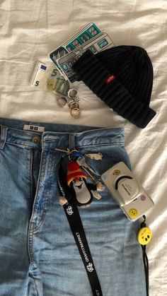 Outfit Inspo School, Everyday Bag Essentials, Essential Bag, Insta Photo Ideas, Fitness Inspo, Fashion Photo, Fashion Item, Moscow, Aesthetic Pictures