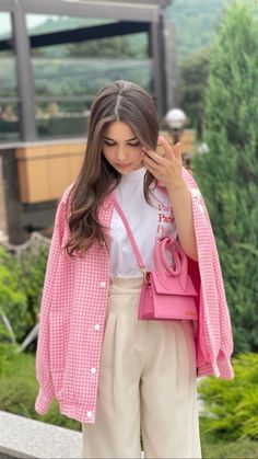 Woman Smart Casual, Woman Summer Fashion, Summer Outfit Ideas 2023, Outfit Ideas Stylish, Pink Outfit Ideas, Casual Outfits For Men, 2023 Summer Outfits, Outfits 2023 Summer, Outfit Ideas 2023