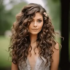 Cascading Curls for a Wedding Right Curls Hairstyles, Diva Curls Hairstyles, Funky Wedding Hair, Shoulder Length Curly Hair Styles Half Up, Wedding Hair For Curly Natural Curls, Curly Hairstyles For Bride, Layered Hair Curled, Elegant Curly Hairstyles, Boho Curls