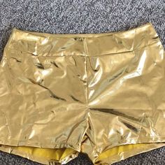 Gold Stretch Summer Shorts, Fitted Gold Shorts For Summer, Gold Fitted Shorts For Spring, Fitted Gold Shorts For Spring, Spring Beach Gold Bottoms, Gold Shorts, Stage Outfits, High Waist, Womens Shorts