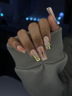 Gold Chrome Reusable Press On Nails With Prep Kit Included - Luxury Durable & Elegant Custom Gel Press On Nails, Easy To Apply Nail Sets I also offer custom designs at no additional charge! Simply send me a message with your inspiration picture attached, and I'll bring your vision to life. I use Apres GelX full-cover soft gel tips, available in 14 sizes to guarantee a perfect fit. These high-quality press-on nails are durable, long-lasting, and reusable, giving you the look of a salon-quality fu Gold Chrome Nails Square, Gold Chrome Nails Christmas, Gold Nails Press On, Nails Gold Design, 3d Gold Chrome Nails, Nails Long Feuille D’or, Soft Gel Tips, Deep Autumn Color Palette, Gel Press On Nails