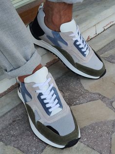 Khaki Shoes Outfit, Mens Dress Shoes Guide, Suede Leather Shoes, Best Mens Fashion, Grey Sneakers, Grey Shoes, Gray Suede, Sneaker Collection, Designer Boots