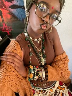 Spiritual Earthy Aesthetic, Earthy Girl Makeup, Earthy Grunge Aesthetic, Spiritual Black Women, Earthy Women, Earthy Clothes, Spiritual Outfits