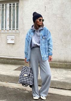 Fall Street Style 2023, Cool Comfy Outfits, Cool Mom Outfits, Casual Mom Outfits, Women Street Style, Street Style Ideas, Winter Street Style, Look Legging, Streetwear Fall