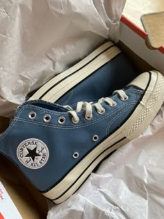 High Top Outfits, Converse Bleu, Blue Converse High Tops, Cute Converse Shoes, Cute Converse, Blue Converse, Preppy Shoes