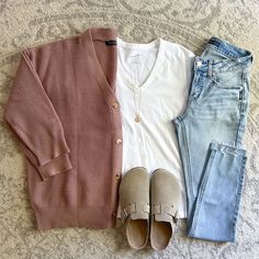 Maurices Outfits, Cardigan 2023, Clogs Outfit Fall, Business Casual Outfits For Work, Teacher Outfit, Mama Style, Flat Lays