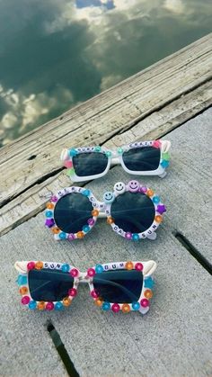 #beads #sunglasses #bucketlistideas #summer #summerstyle #summertime #summervibes #aesthetic Pony Bead Sunglasses, Decorating Sunglasses, Sweet 16 Pool Parties, Beads Sunglasses, Sunglasses Diy, Diy Sunglasses, 24 Birthday, Beaded Sunglasses, Friend Anniversary