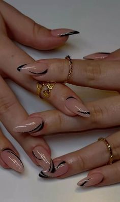 Cool Simple Nails, Nails With Black Details, Classy Nails French, Uni Nails, Nails With Black, Amazing Nail Art, Blush Nails, Classy Acrylic Nails, Almond Acrylic Nails