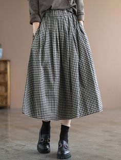 This gorgeous Women Retro Cotton Linen A-Line Plaid Skirt is a timeless, sophisticated piece that adds an air of elegance to any look. Crafted from luxurious cotton and linen, it features an A-line silhouette and traditional plaid print for a classic aesthetic. Flawlessly cut and tailored for a flattering fit, this skirt is patiently waiting to become a beloved wardrobe staple. Rok Midi, Linen Casual, Purple Plaid, Yellow Plaid, Black Midi Skirt, Fall Skirts, Plaid Fashion, Vintage Plaid, Plaid Skirts