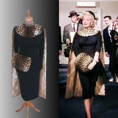 Marilyn Monroe Gentlemen Prefer Blondes, Marilyn Monroe Outfits, Jazz Lounge, Costume Capes, Blessed Wednesday, Hand Muff, Vintage Hollywood Glamour, Hollywood Costume, Glamour Vintage