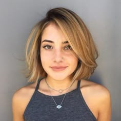 Brown Shoulder Length Hair, Shoulder Length Hair With Bangs, Medium Length Hair With Layers, Short Layered Haircuts, Shoulder Length Hair Cuts, Haircut For Thick Hair, Haircuts For Fine Hair, Short Hair With Layers, Shoulder Length Hair