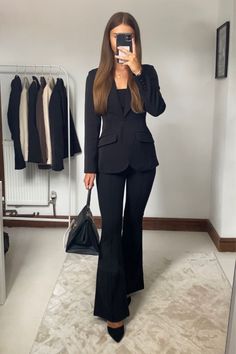 Isobel auf LTK Business Formal Outfit, Outfit Formal Mujer, Corporate Attire Women, Interview Outfits Women, Business Professional Outfits, Lawyer Fashion, Business Attire Women, Corporate Attire