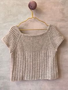 Rustic blouse in No. 3 by Hanne Falkenberg, pattern Knitting patterns Hanne Falkenberg Fall Open Knit Knitting Pattern, Knitted Top Pattern, Cozy Hand-knitted Knit Tops, Casual Hand-knitted Summer Tops, Simple Knit Tank Top Pattern, Loose Knit Tank Top Pattern, Summer Knit Tops, Summer Knitting Patterns, Knitted Tops