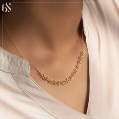 Anniversary Special Trendy Floral Necklace ~ South India Jewels قلادات متدلية, Choker Necklace Designs, Fancy Jewelry Necklace, Gold Jewelry Simple Necklace, Gold Chain Design, Gold Necklace Indian Bridal Jewelry, Gold Necklace Simple, Gold Jewelry Stores, Indian Jewellery Design Earrings