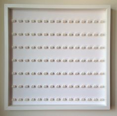 105 Lego Minifigures white frame display - Lego Minifigures Frame Display - 7 Deco Lego, Lego Display Ideas, Minifigure Display, Lego Minifigure Display, Lego Frame, Star Wars Minifigures, Lego Wall, Lego Display, Lego Boards