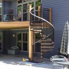 Outdoor Spiral Staircase, Small Deck Designs, Spiral Staircase Outdoor, Wood Deck Designs, Staircase Modern, Composite Decks, Modern Railing, Staircase Outdoor, Circular Stairs