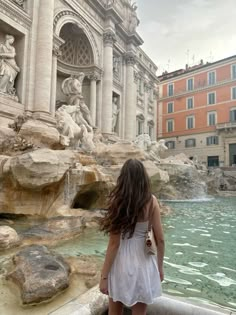 Rome Instagram Pictures, Rome Photo Ideas, Italy In Summer, Italia Aesthetic, Rome Pictures, Capri Italia, Italy Sunset, Rome Photography, Beautiful Pose