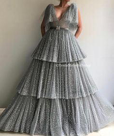 Vivid Princess Gown – Teuta Matoshi Detachable Skirt Wedding Dress, Women Red Carpet, Wedding Dress With Detachable Skirt, Dress With Detachable Skirt, Grunge Dresses, Wedding Dress Off The Shoulder, Teuta Matoshi, Skirt Wedding Dress, Cool Dresses