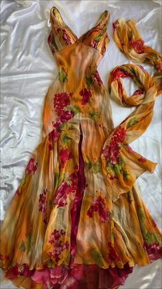 Flowy Evening Dress, Mode Hippie, Gaun Fashion, Denim On Denim, Prom Dress Inspiration, Glam Dresses, Looks Chic