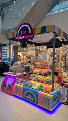 Aesthetic mall candy house pictures Candy Kiosk, Homemade Rock Candy, Candy Store Design, Fancy Ice Cream, Mall Kiosk, Candy Room, Container Restaurant, Candy Stand, Food Park