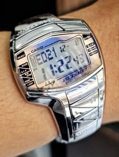 Casio sport watch, Retro Aesthetic, street style. Gorpcore Accessories, Chrome Outfits, Tech Wear Aesthetic, Y2k Watch, Techno Wear, Watch Y2k, Y2k Chrome, Gorpcore Aesthetic, 00s Mode