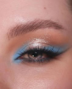 Natural Euphoria Makeup, Eye Makeup To Go With Blue Dress, Euphoria Makeup Blue Eyes, Blue Makeup For Wedding, Makeup To Go With Dark Blue Dress, Blue Makeup Eyeliner, Blue Rhinestone Eye Makeup, Formal Blue Makeup