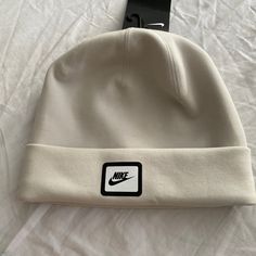 Nwt *Size* - One Size Fits Most Nike Beanie, Nike Visor, Nike Golf Hat, Hat Aesthetic, Purple Lady, Bucket Hat Women, Nike Hat, Vintage Trucker Hats, Running Hats