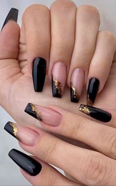 Black and Gold Ombre nails | Nail Design | Nail art | Beautiful Bridesmaids Nails, Unghie Sfumate, Thanksgiving Nails, Acrylic Nails Coffin Short, Classy Nails, Chic Nails, Dope Nails