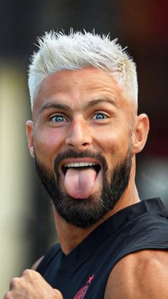 Platinum Silver Hair Color, Bleached Hair Men, Hair Bleaching, Milan Ac, Men Styling, Argentina National Team, Silver Hair Color