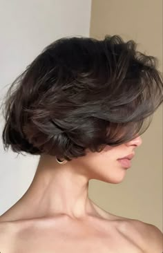 ليلي كولينز, Hair Cut Ideas, Really Short Hair, Hair Upstyles, Short Hair Trends, Hair Tips Video, Trendy Short Haircuts, Haircuts For Medium Hair