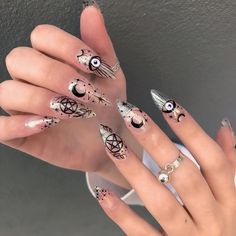 Witchcraft Nails Art, Uñas Halloween Aesthetic, Witchcraft Nails, Magic Nails, Goth Nails, Edgy Nails