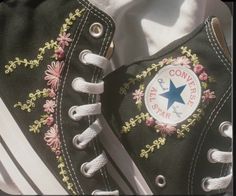 Hand Embroidered Converse, Embroidering Converse, Custom Converse Aesthetic, Hand Embroidered Shoes, How To Embroider Converse, Converse Custom Art, Shoes Aesthetic Converse, Embroider Converse, Custom Converse Ideas