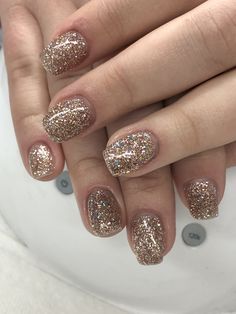 Champagne Short Nails, Golden Gel Nails, Short Gold Glitter Nails, Solid Glitter Nails, Short Nail Gel Manicure, Champagne Glitter Nails, Short Nail Gel, Gold Glittery Nails, Gel Manicure Ideas