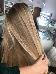 Highlights Brown Hair Blonde Straight, Honey Blonde Balayage Straight Hair, Honey Balayage Straight Hair, Dark Blonde Balayage Straight Hair, Dirty Blonde Highlights, Thick Blonde Hair