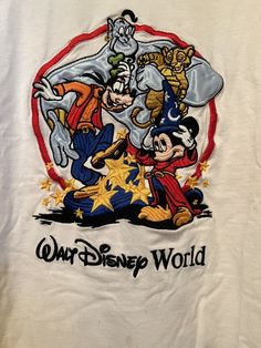 Disney Senior Shirts, Casual Disney Outfits, Disney Fits, Sorcerer Mickey, Embroidered T Shirt, Disney Outfit, Old Disney, Retro Tee, Disney Shirt