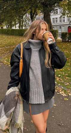 City Break Outfit Winter, Seattle Fits, London Outfit Spring, Europe Fits, City Break Outfit, Stile Blair Waldorf, Adrette Outfits, Winter Ootd, Cute Thanksgiving Outfits