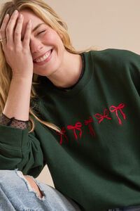 Embroidered Bow Sweatshirt in Green Embroidered Bow, Women's Graphic Tees, Cardigan Crop, Oversized Pullover, Shop Maxi Dresses, New Tops, Fun Designs, Graphic Tees Women, Shop Blouses