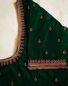 Aari Work Blouse Simple Design New Model, 1000 Rs Aari Work Design, Green Blouse Aari Work Designs, Simple Aari Work Blouse Design, Exclusive Saree Blouse Designs, Basic Blouse Designs, Magam Work Designs, Blue Blouse Designs