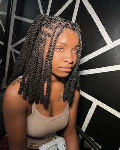 Down Dread Hairstyles, Human Hair Hairstyles Black Women, 2 Strand Twist Styles With Weave, Back To School Hairstyles Braids Short, Twist Braids Short Hairstyles, Twist Ideas Natural Hair, Invisible Locs Twist Bob, Short Twists Hairstyles For Black Women, Hairstyles With Marley Braid Hair