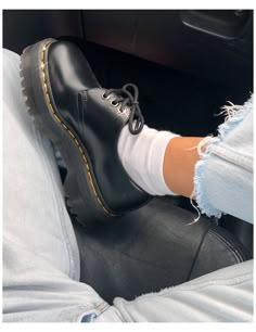 Oxford Doc Martens Outfit, Doc Martens Outfit, Dr Shoes, Hype Shoes, Doc Marten Oxford, Aesthetic Shoes, Shoe Inspo, Swag Shoes, Mode Inspo