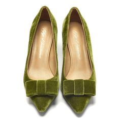 Cocktails Dresses, Tailoring Jeans, Chique Outfits, Velvet Shoes, Stunning Shoes, Retro Shoes, Green Shoes, Boot Sandals, Salvatore Ferragamo Flats