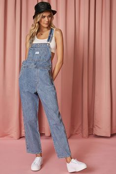 How To Style Dungarees, Overalls Outfit Spring, Style Dungarees, Overalls Outfits, Looks Jeans, Vintage Overalls, Overall Outfit, Overalls Outfit, Girls Overalls