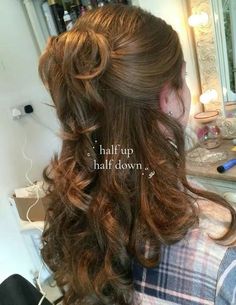 Homecoming Medium Hairstyles, Home Coming Hairstyles Half Up Half Down, Hair Styles For Hoco Medium Hair, 2000s Wedding Hair, Hoco Hairstyles Mid Length, Different Curled Hairstyles, Hoco Hairstyles For Layered Hair, Hoco Hairstyles For Straight Hair, Medium Length Hair Styles For Hoco