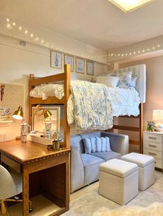 Shared College Dorm Room Ideas, Clean Organization, Cute Dorm Ideas, Single Dorm Room, Collage Dorm Room, Dorm Room Layouts, Dorm Aesthetic, Cozy Dorm, College Dorm Room Inspiration