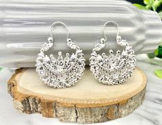 They speak for themselves  They're beautiful 🤩 with si many floral details  Hand made jerezana hoop earrings  Authentic Mexican sterling silver 925 Made by Mexican artisans  Length: 1.75 inches  Width: 1.25 inches  These beauties will be shipped in a gift box 🎁  Note: due to the hand made process it could have some sharp edges ‼️ Mexican Silver Jewelry, Mexican Earrings, Hoop Earrings Silver, Authentic Mexican, Bride Style, Jewelry Earrings Hoops, Silver Hoop Earrings, Earrings Silver, Silver 925