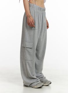 cargo-baggy-sweatpants-cy430 / Gray Grey Cargo Sweatpants Outfit, Garage Sweatpants, Grey Baggy Sweatpants, Gray Baggy Wide-leg Sweatpants, Cargo Sweatpants Outfit, Cargo Sweats, Sweatpants Dark Grey, Gray Wide-leg Sweatpants For Streetwear, Gray Wide-leg Sweatpants With Drawstring