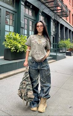 Jenny Lin Outfits, Jenny Lin, Unique Street Style, Outfit Grey, Overalls Outfit, Hip Hop Outfits, Athleisure Fashion, Fall Fits